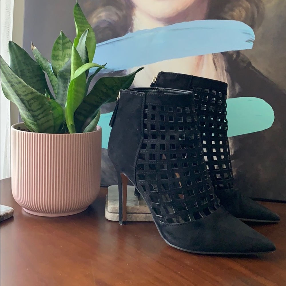 Aldo Suede Cage Ankle Boots Size 7 - used